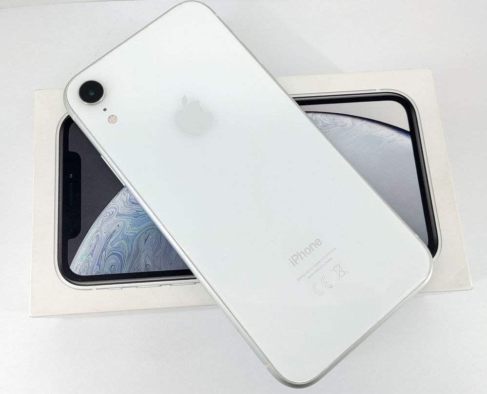 iPhone XR 64 gb white