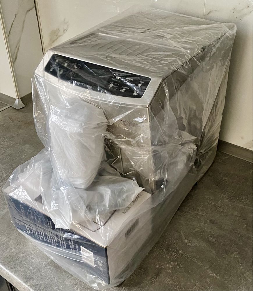Кофемашина Delonghi PrimaDonna S Evo. Connect