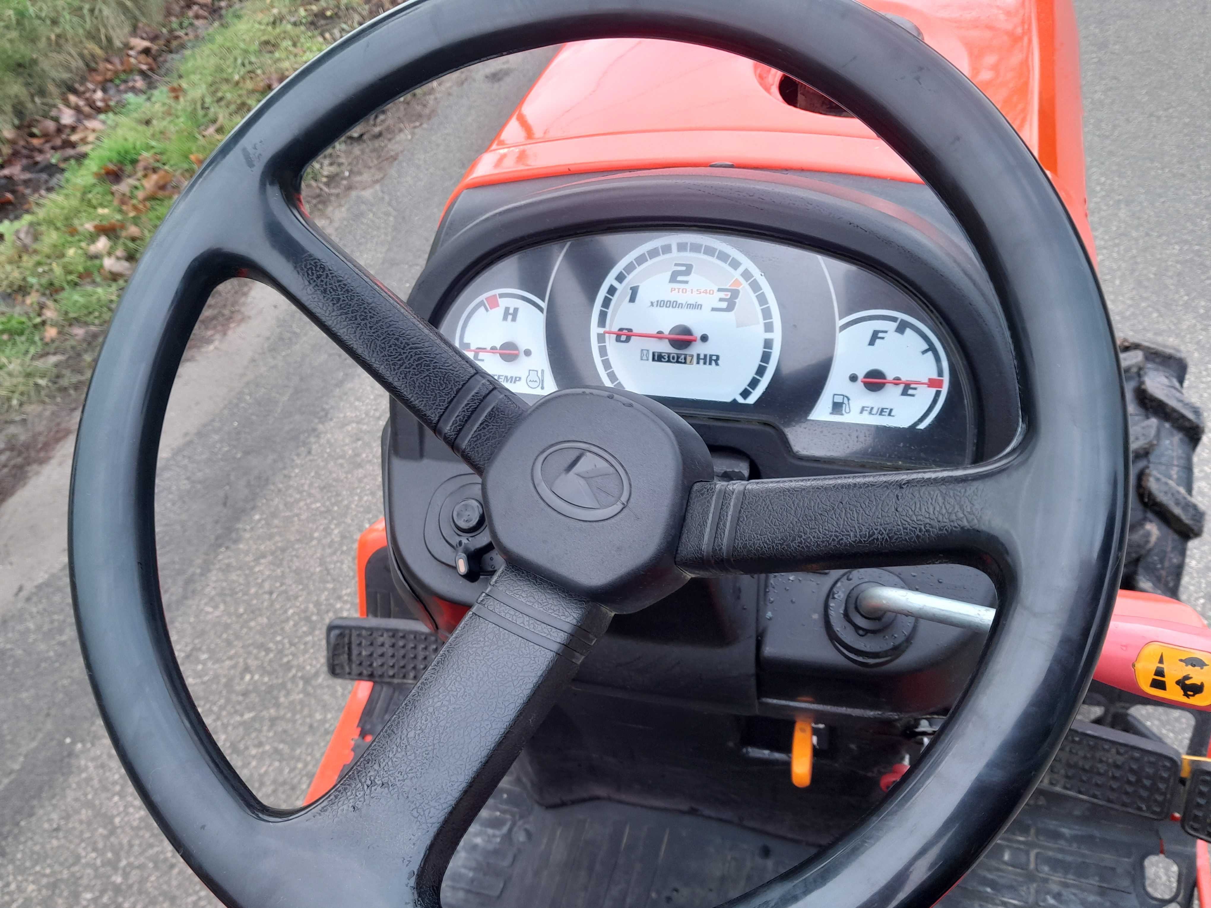 kubota 1220 mini traktorek