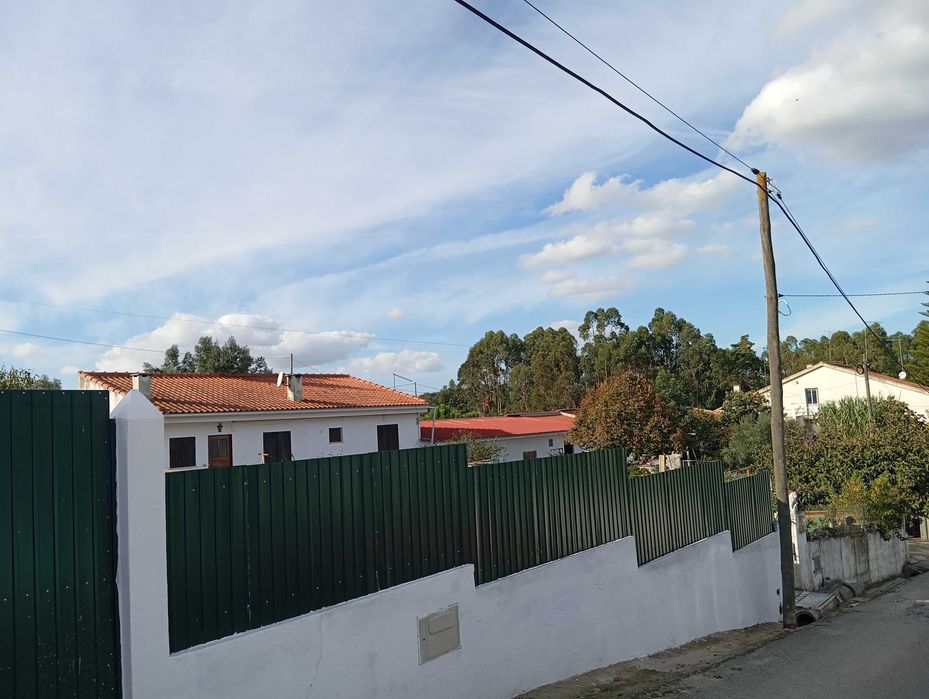 Vende-se terreno para construção de vivendas em Vale de Santarém