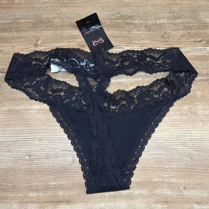Hunkemöller koronkowe majteczki z metką