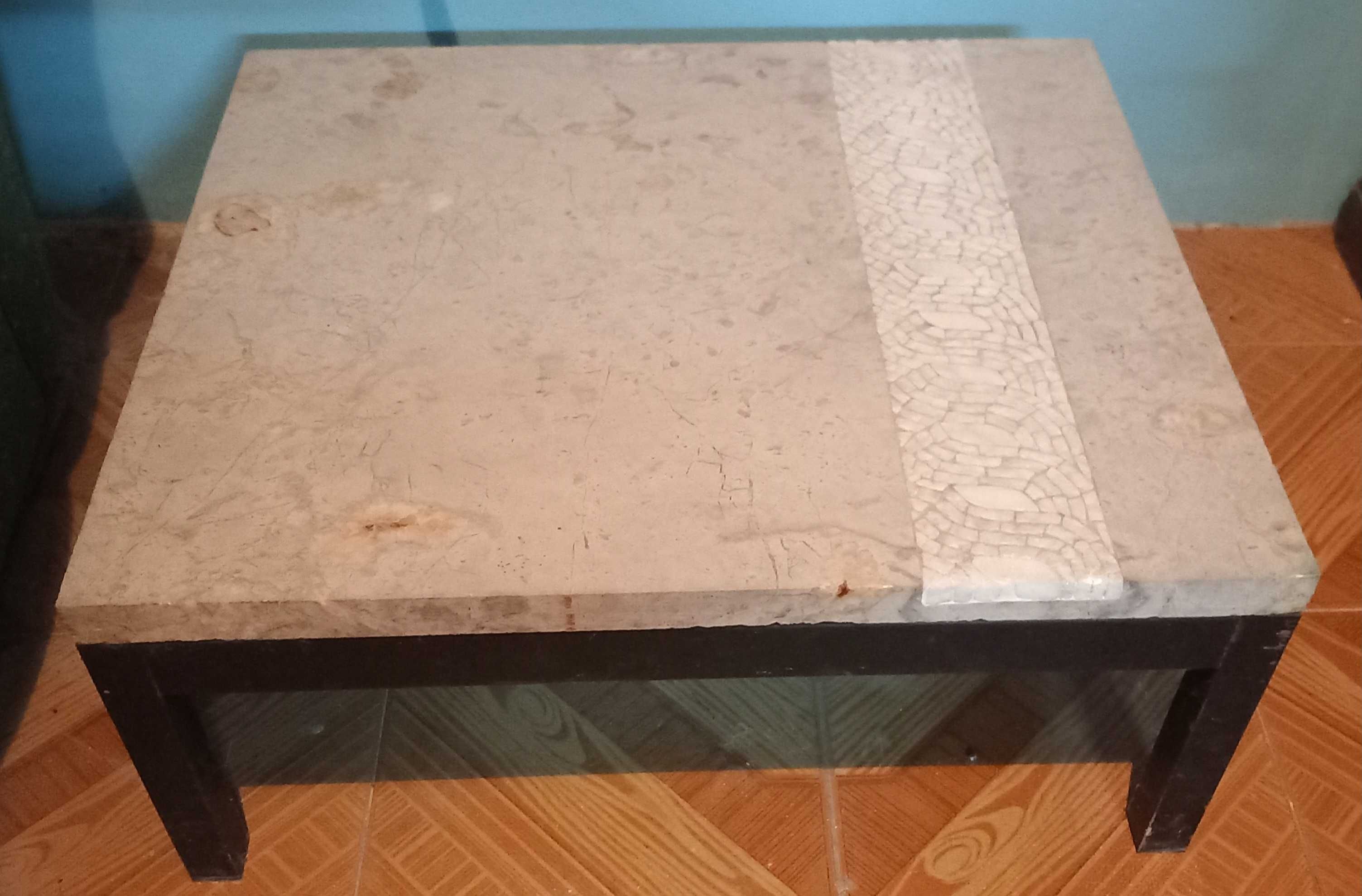 Mesa de centro em pedra artesanal