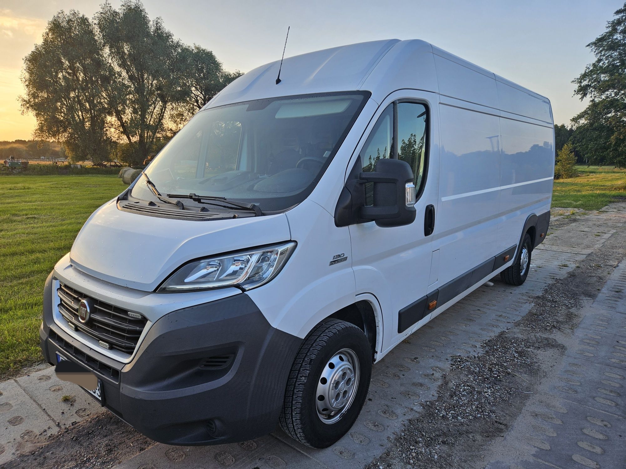 Wynajem busa, bus, auto dostawcze
