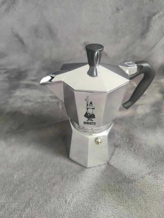 Outlet Kawiarka Moka Express 6tz 270ml Bialetti