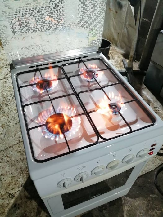 Плита газова з електродуховкою Bosch EU85-53hj8. Асортимент. Гарантія.