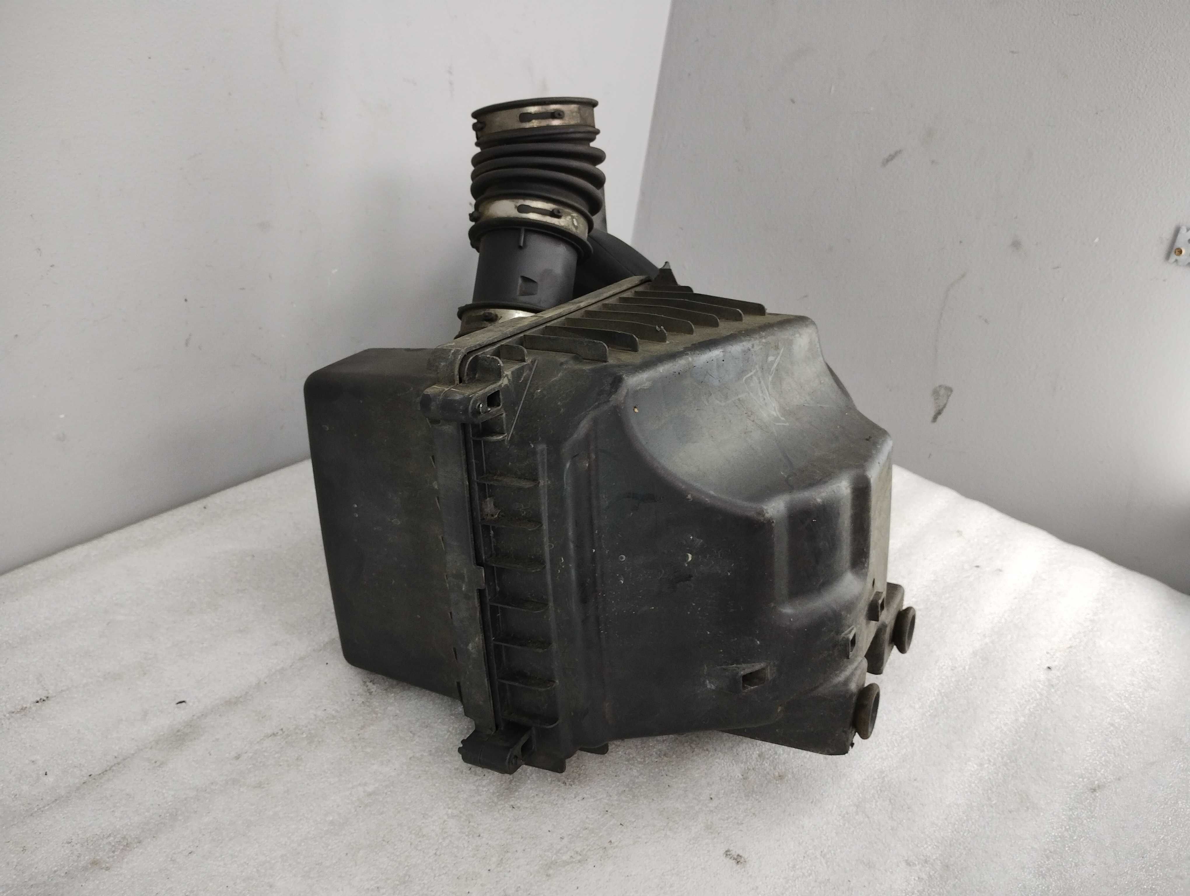 Obudowa filtra powietrza Fiat Freemont Dodge Journey