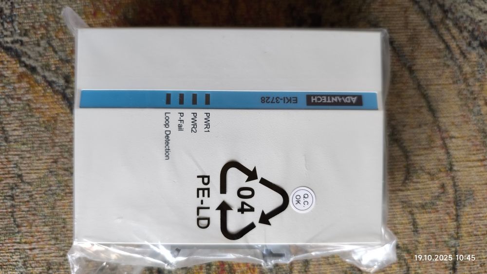 Промисловий некерований комутатор Ethernet Advantech EKI-3728.