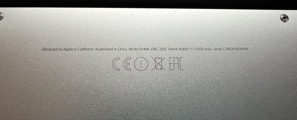 Laptop MacBook Air 13 A1466 Dysk 256GB 8GB RAM malo używany wylogowany