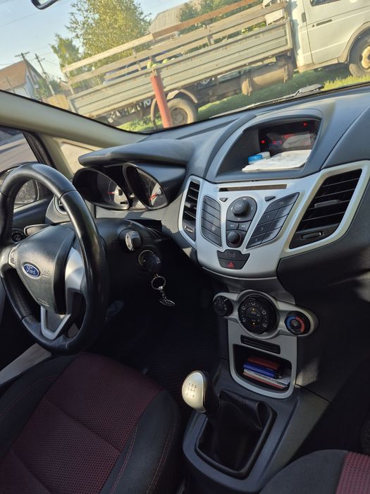 Форд фиеста 2012г