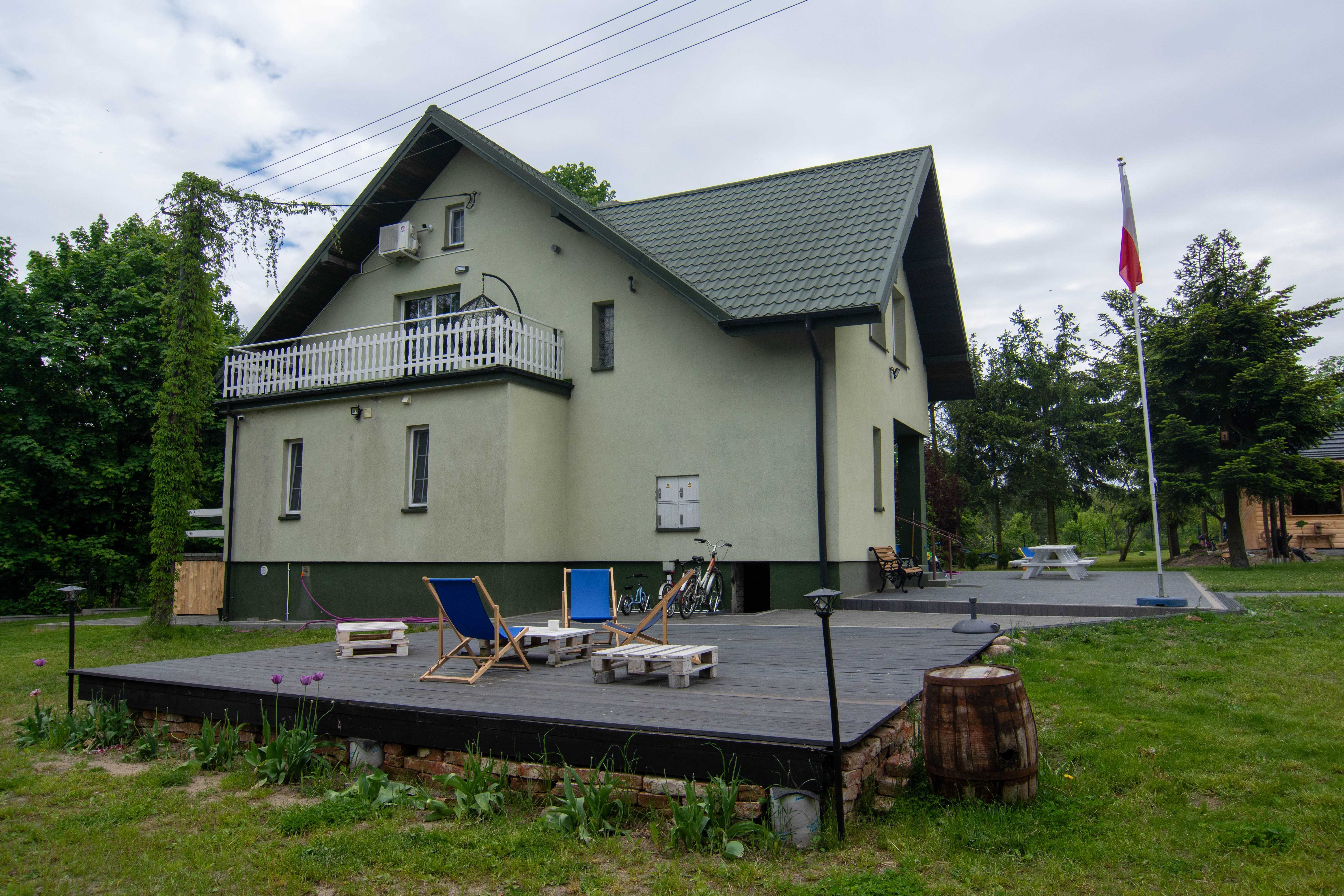 Pokoje i domki do wynajęcia.