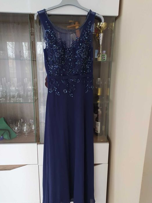 Długa sukienka na wesele