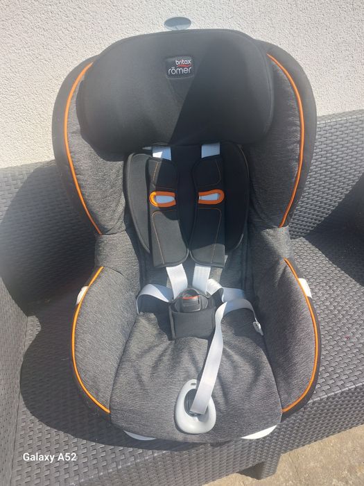 Foteliki britax romer 9-18 kg