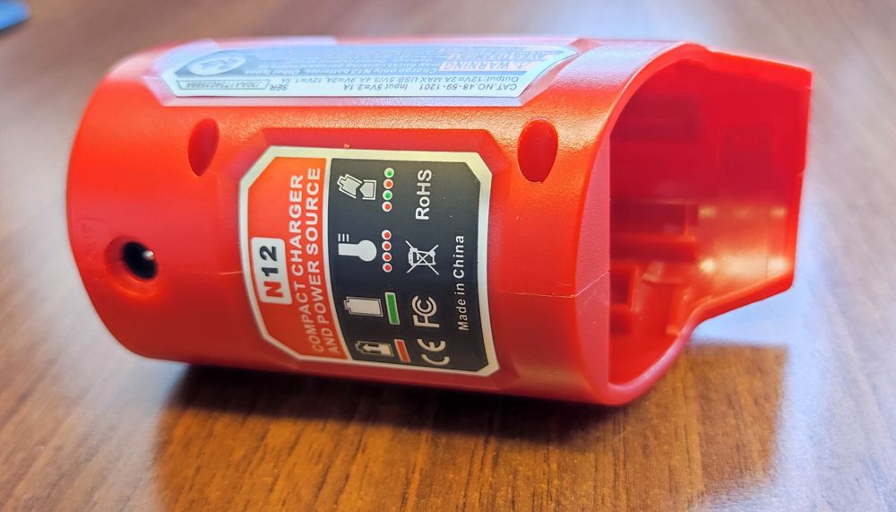 Ładowarka Power bank z QC3 adapter USB Milwaukee M12