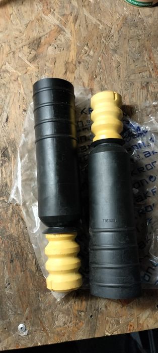 Пильники з відбійником заднього амортизатора