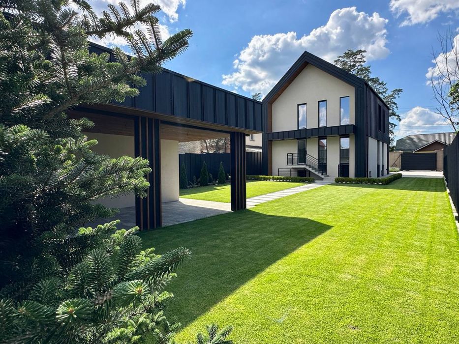 Продаж будинку з чистовим оздобленням та підвалом в Ірпені