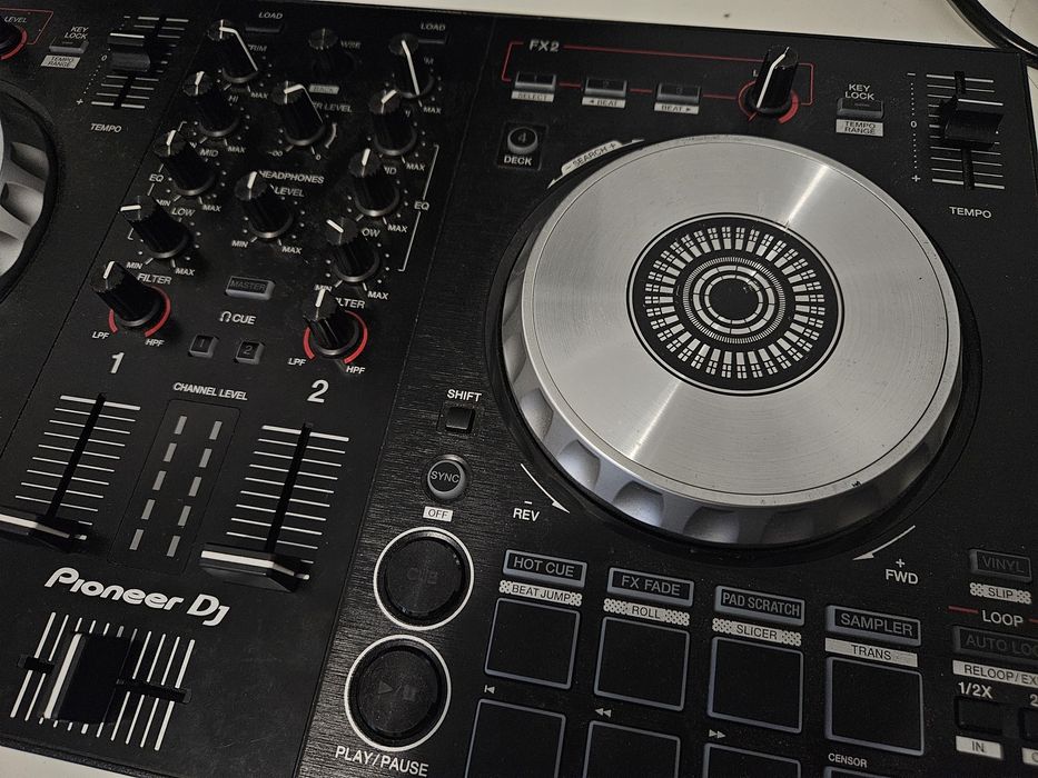 Pioneer DDJ-SB3 kontroler