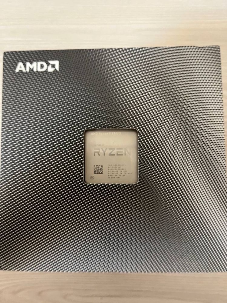 Продам процесор AMD Ryzen 9 3900X з охолоджуючим куллером