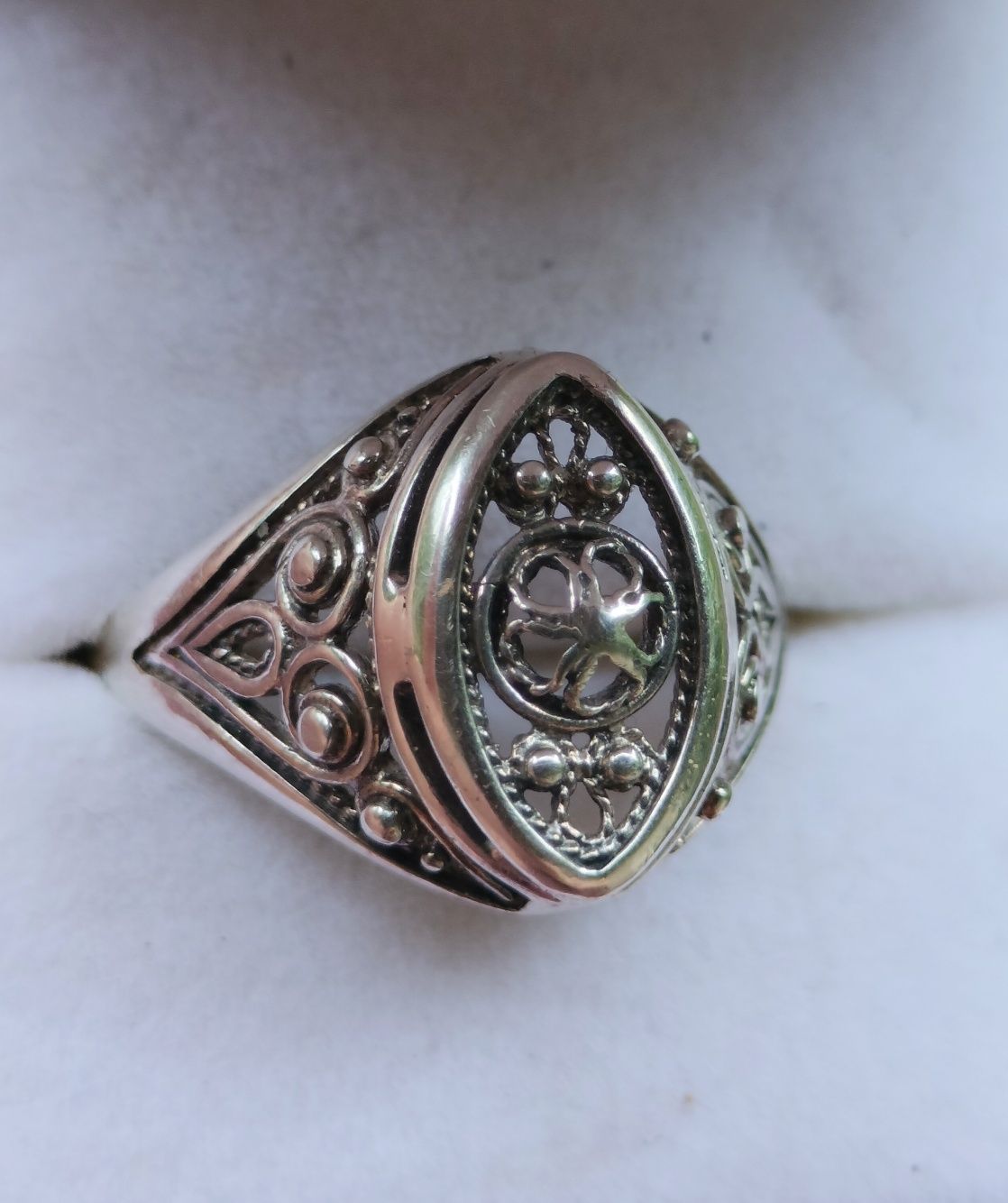 Piękny ażurowy pierścionek. Stare srebro. Rusek