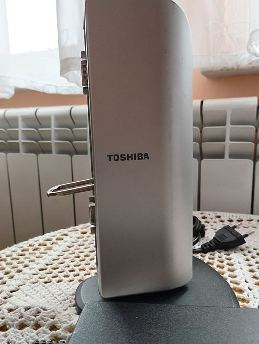 Stacja dokująca do laptopa, PC firmy TOSHIBA.