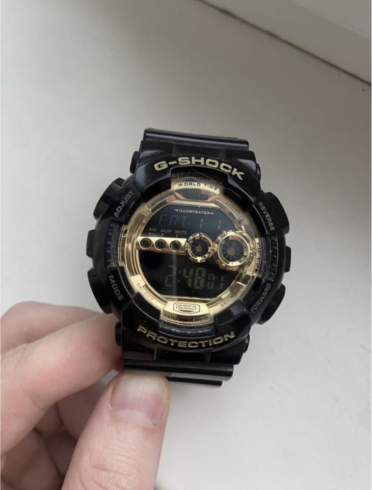 Часы G-SHOCK золотые