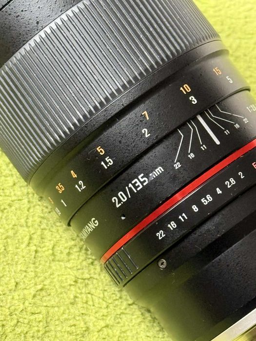 Samyang 135mm f/2.0 ED UMC Sony E OSTRY!