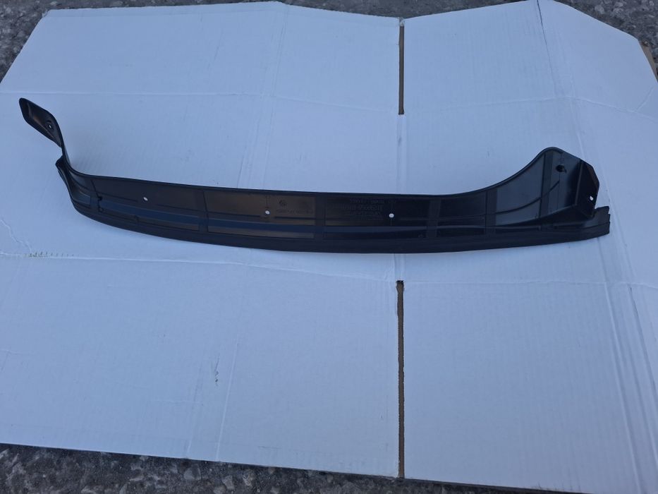 Listwa uszczelka drzwi lewych przednich volvo v40 II v40 cc