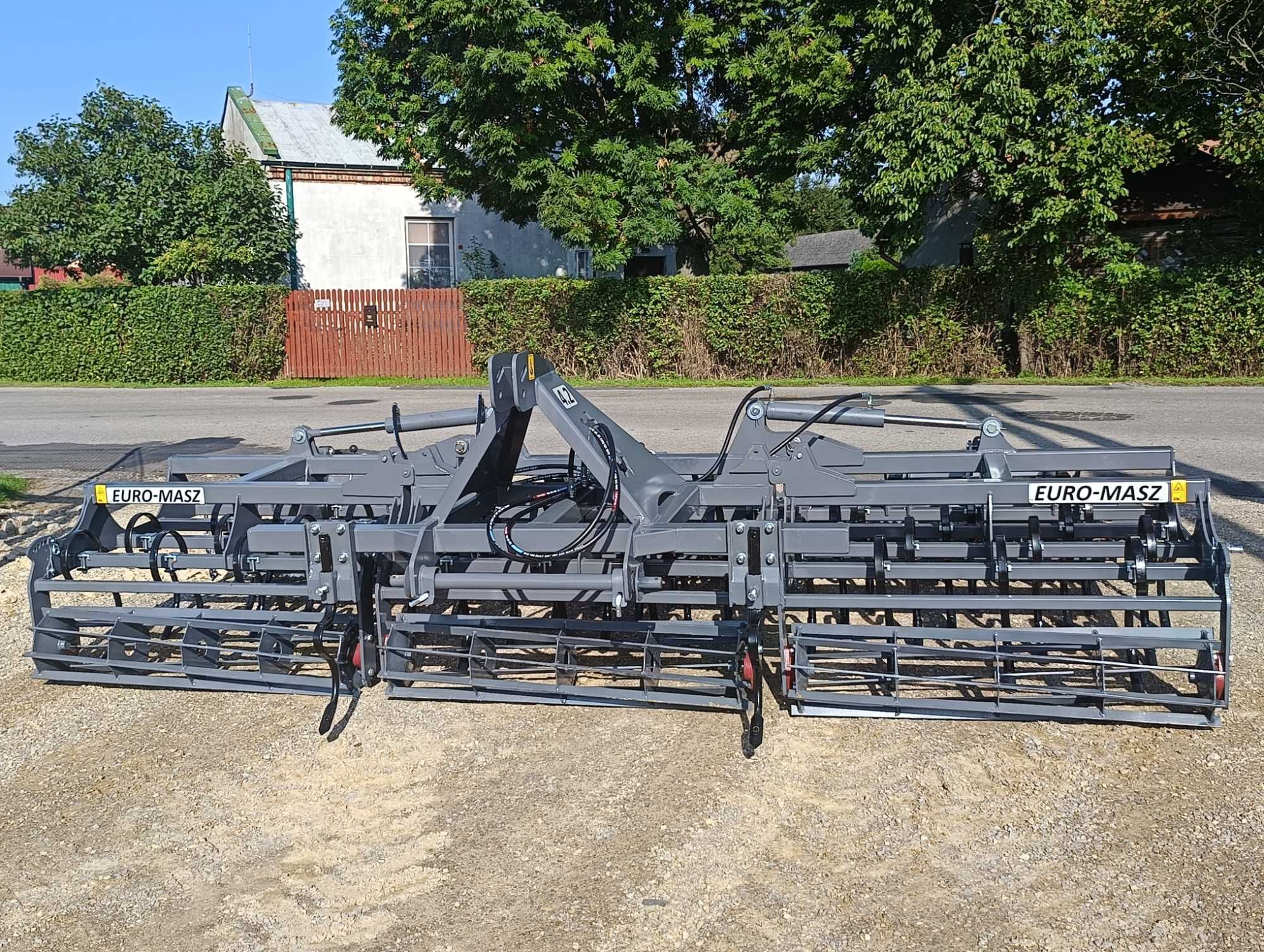 Agregat uprawowo-przedsiewny/ 4 rzędy zębów/ hydrauliczny EURO-MASZ