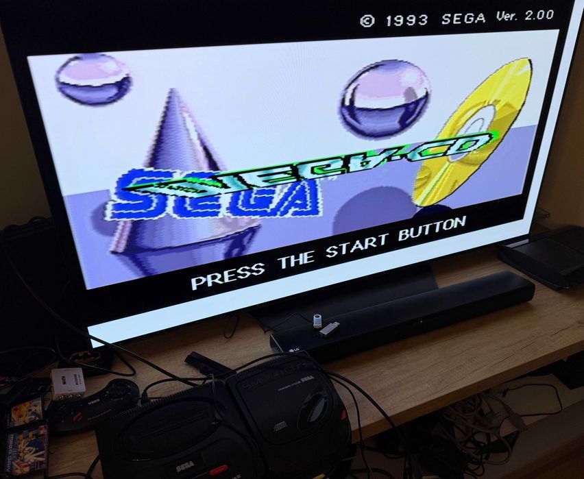 Konsola Sega Mega Drive 2 + Sega Mega CD 2 + 2 pady + SCART + 8 gier