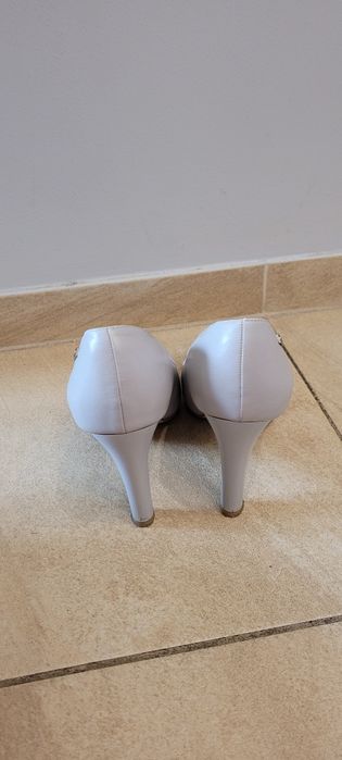 Czółenka damskie na obcasie rozmiar. 38