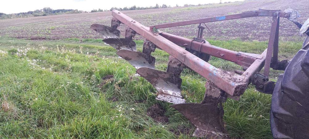 Плуг необоротний