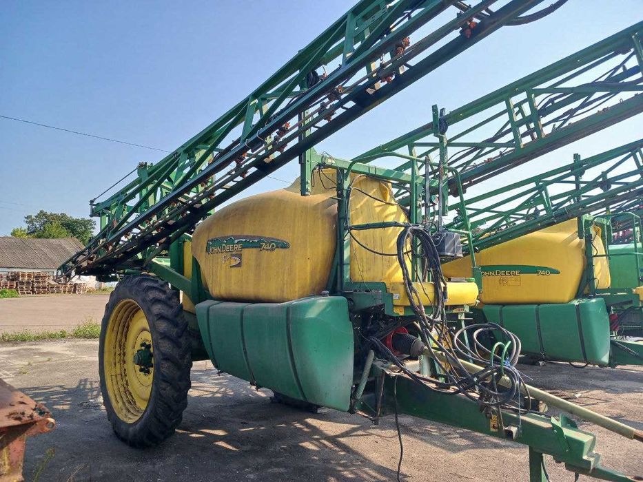 Обприскувач John Deere 740