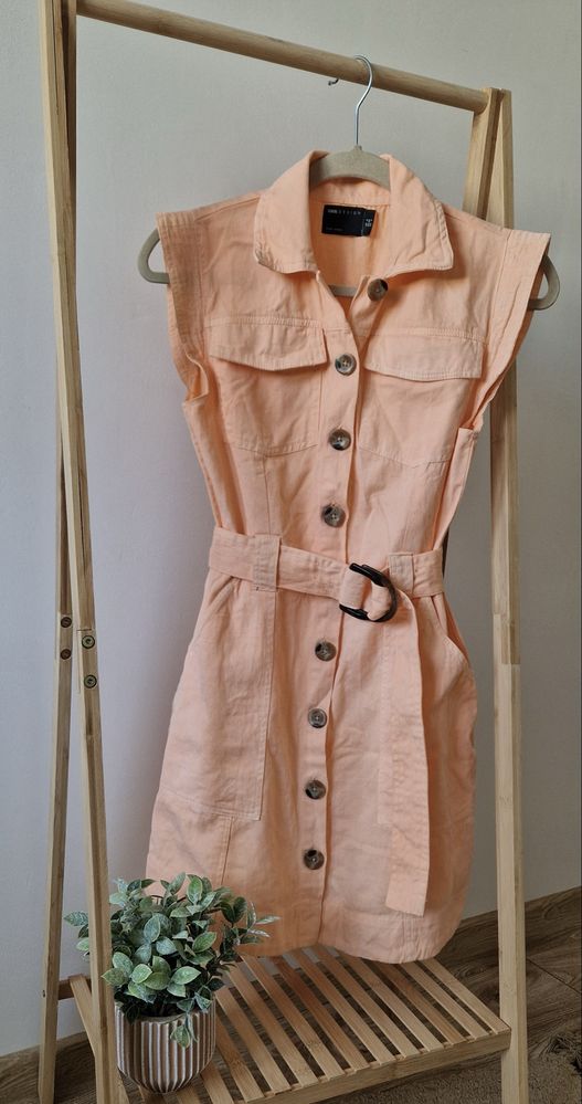 ASOS Design brzoskwiniowa sukienka z paskiem rozm. 36