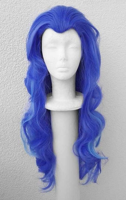Niebieska falowana długa peruka bez grzywki z pasemkami cosplay wig