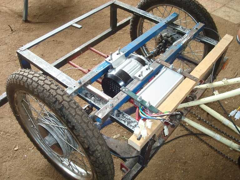 Triciclo com motor eletrico