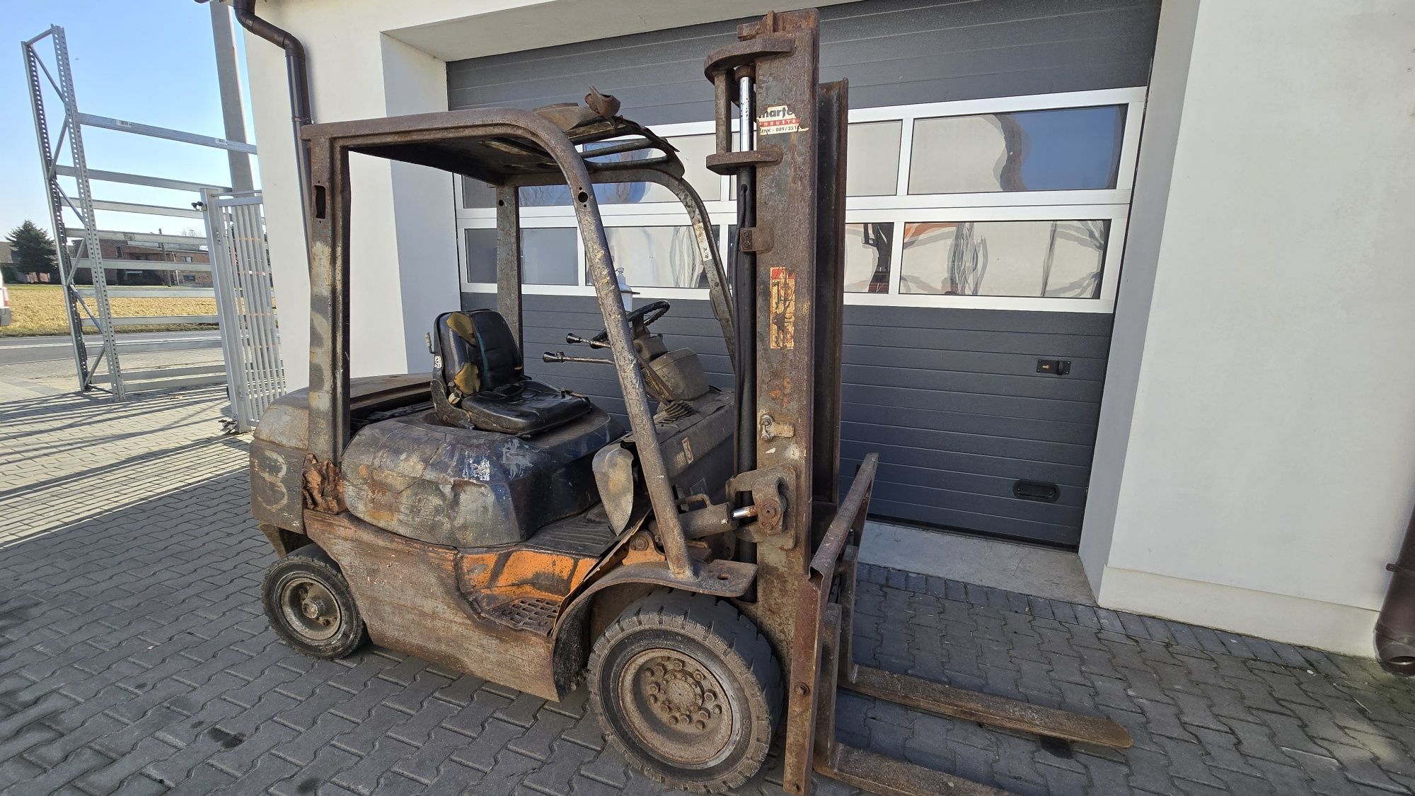 Wózek widłowy toyota 7  2,5 t udźwig sprowadzony Diesel