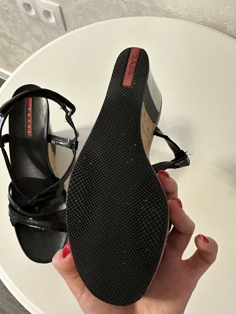 Босоніжки жіночі Prada (оригінал)
