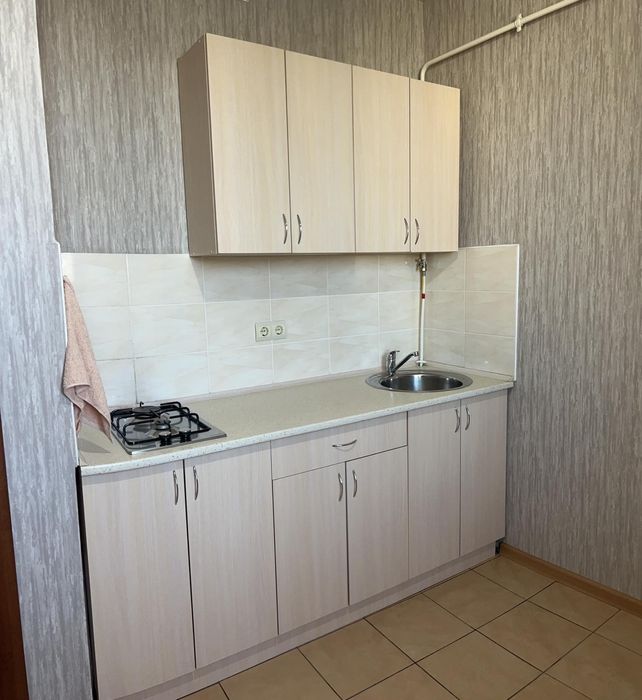 7 небо здам подобово  1-кімнатну затишну квартиру від власника