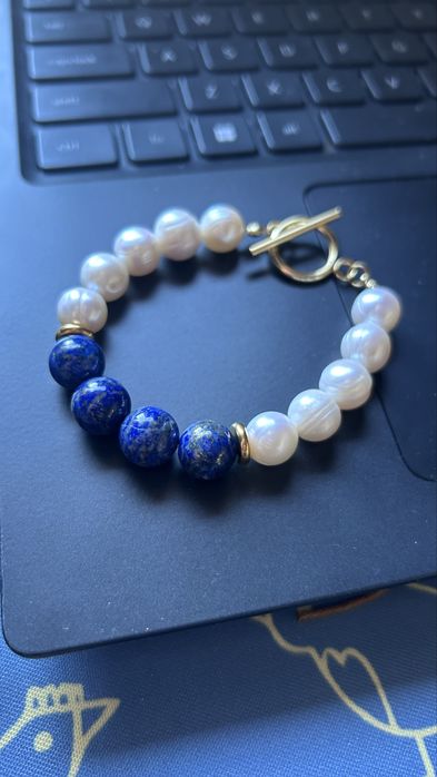 Bransoletka lapis lazuli perly naturalne toggle zlota