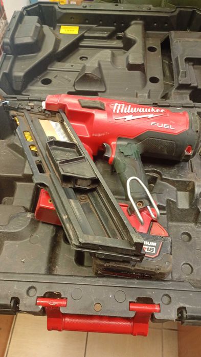 Gwoździarka akumulatorowa Milwaukee M18 FFN-Komis MADEJ Dębica