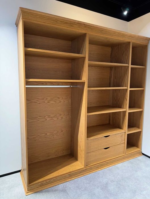 Шафа гардеробна, шпон дуба.