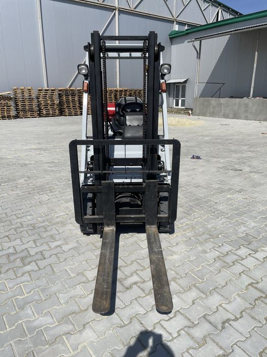 Автонавантажувач nissan (погрущик)