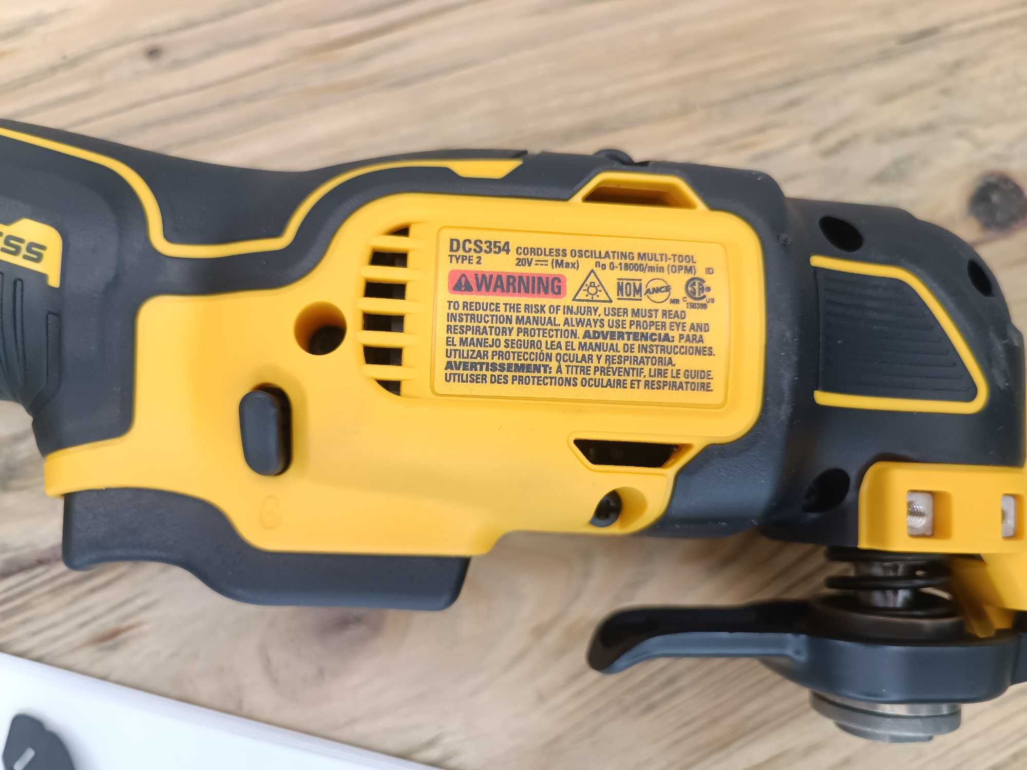 Бесщіточній Мультитул реноватор DeWalt DCS354 з США Оригінал