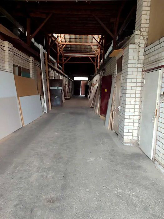 Продам виробничо - складське приміщення в районі КСК вул. Щорса 57