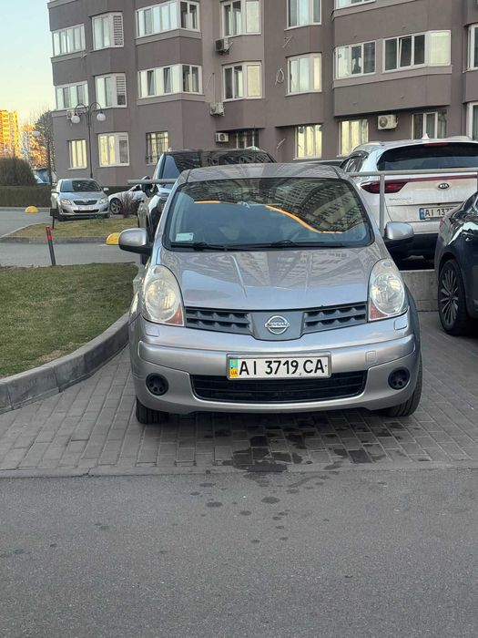 Нісан нот. Nissan note
