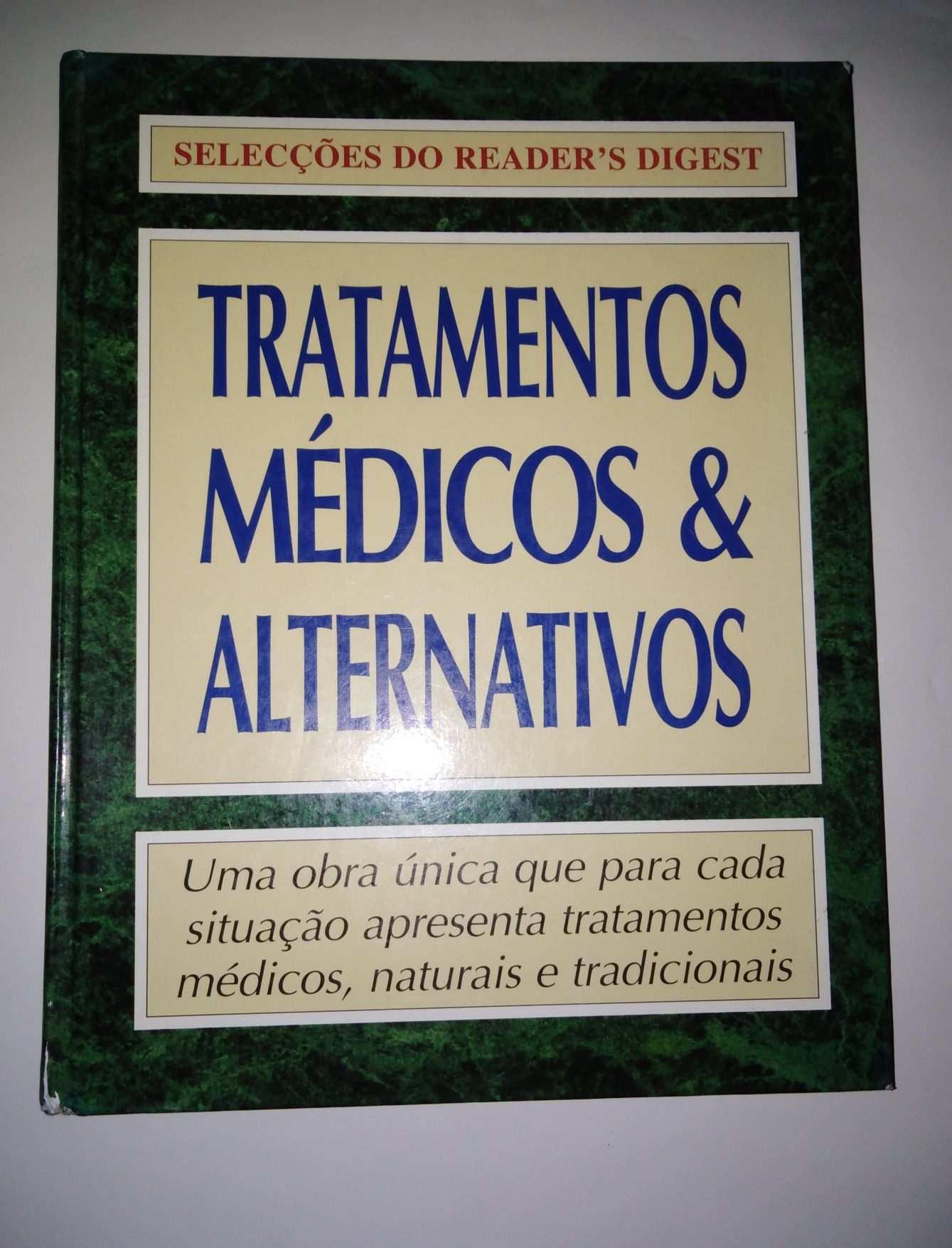 Livros 'Viva Melhor' e 'Tratamentos Médicos e Alternativos'