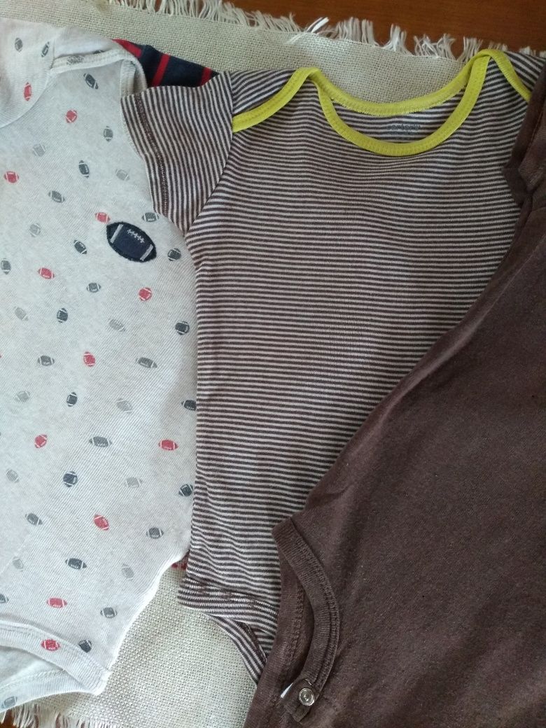 Śliczne body marki Carters - 12 miesięcy