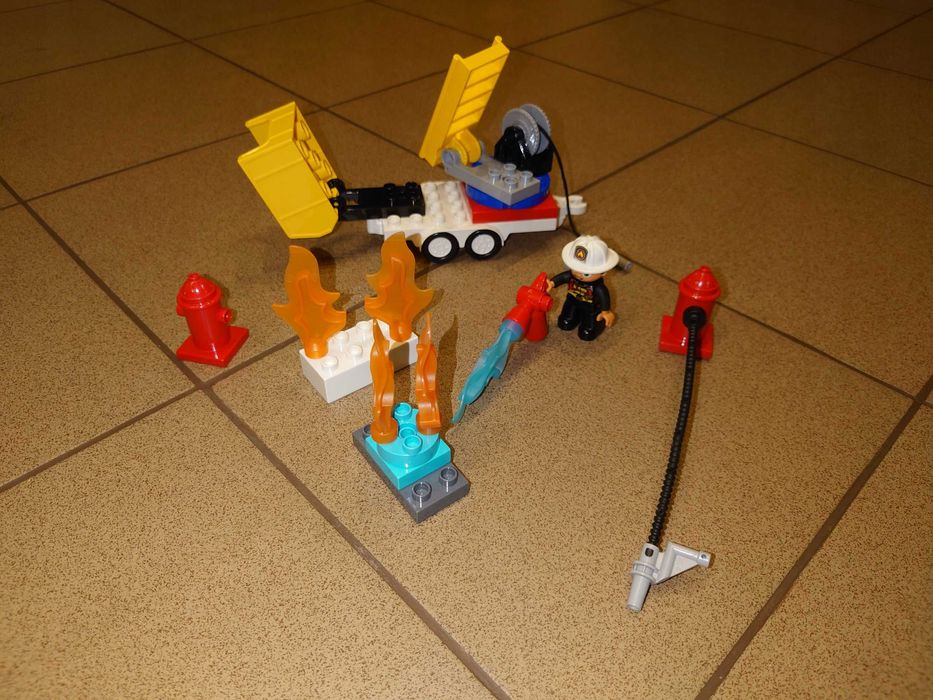 LEGO DUPLO 10901 Wóz strażacki + GRATIS zestaw z przyczepą