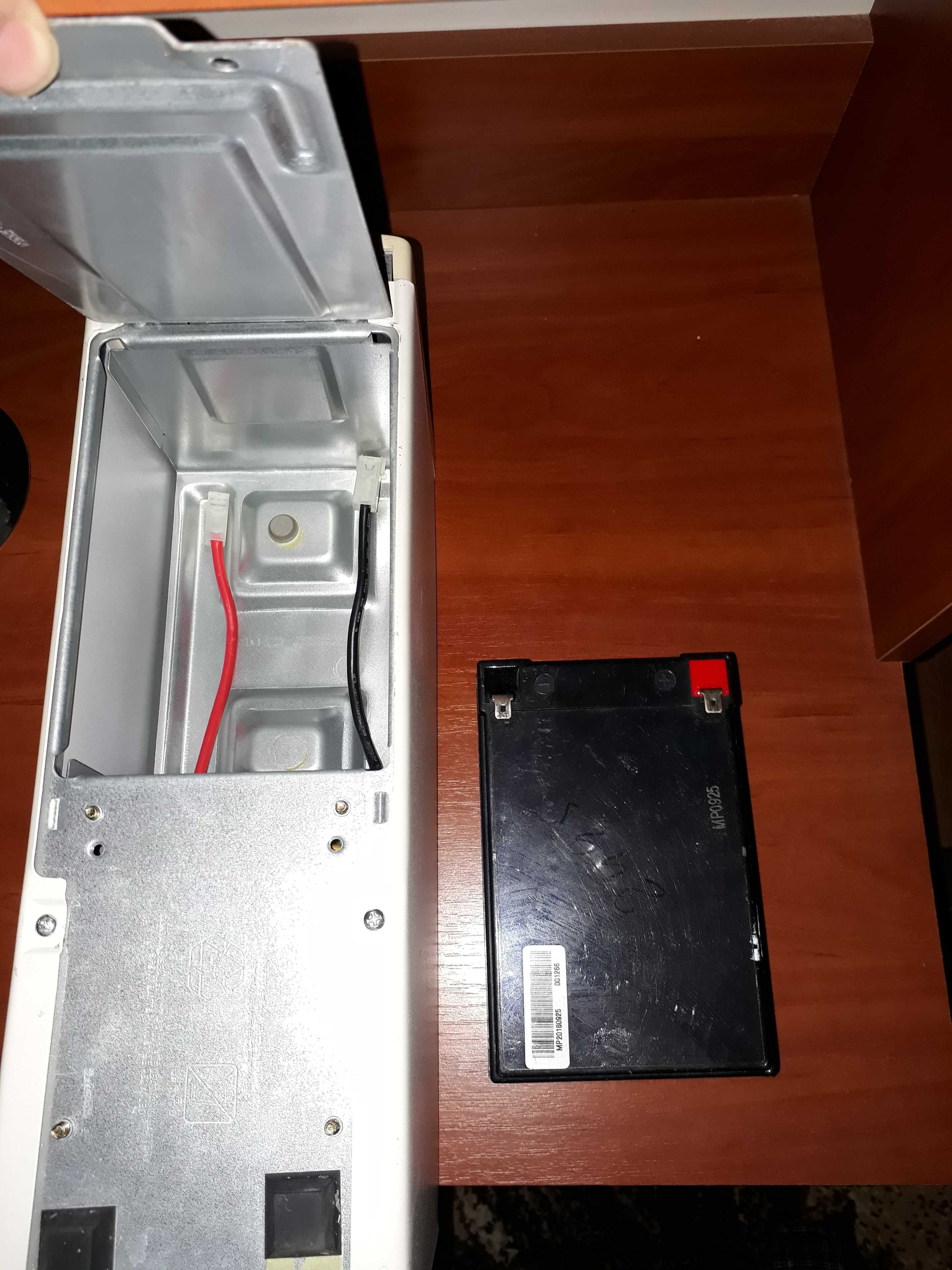 Источник бесперебойного питания APC BACK-UPS 650 (BK650MI)