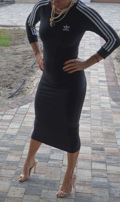 Midi sukienka Adidas