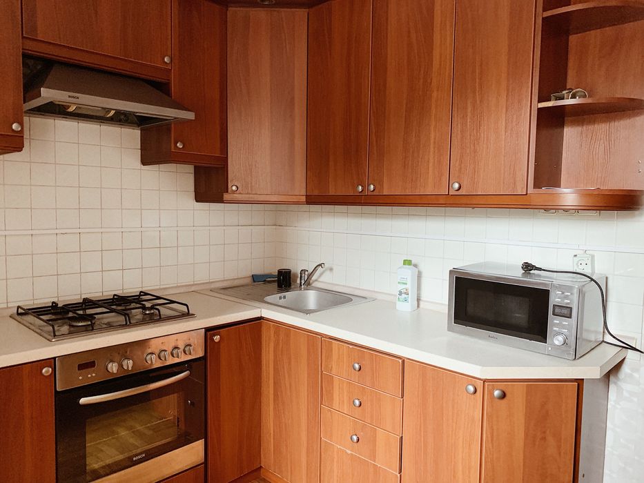 Кімната в центрі (Торговиця) для 1-2 дівчини в 4к квартирі БЕЗ ТВАРИН